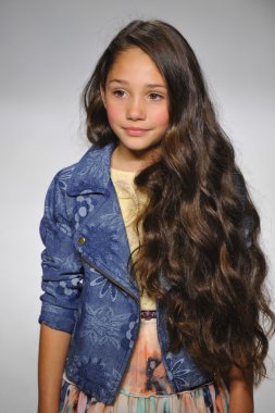 Anasai önizleme petite geçit töreni çocuklar moda haftası