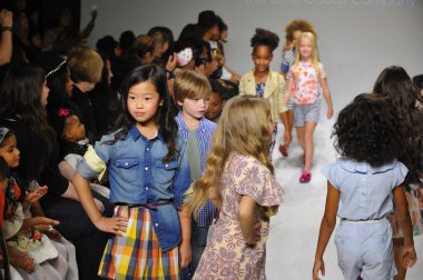 Anasai önizleme petite geçit töreni çocuklar moda haftası