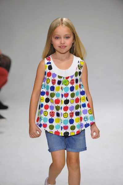 Aria Children's Clothing preview — Stock Photo, Image