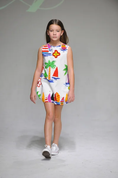 Aria barnens kläder förhandsgranskning — Stockfoto