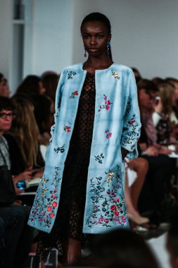 Oscar De La Renta defile Mercedes-Benz Moda Haftası sırasında