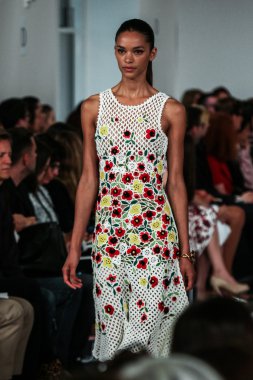 Oscar De La Renta defile Mercedes-Benz Moda Haftası sırasında