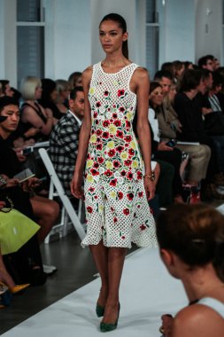Oscar De La Renta defile Mercedes-Benz Moda Haftası sırasında
