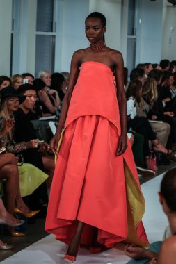 Oscar De La Renta defile Mercedes-Benz Moda Haftası sırasında