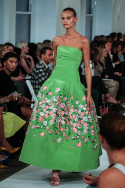 Oscar De La Renta defile Mercedes-Benz Moda Haftası sırasında