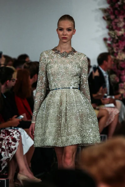 Oscar De La Renta desfile de moda durante Mercedes-Benz Fashion Week — Fotografia de Stock