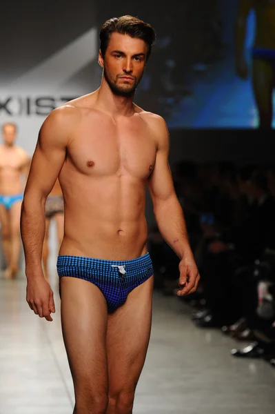 2(X)IST Men's Spring Summer 2015 Runway Show — Stock Photo, Image