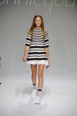 Bonnie Young önizleme petite geçit töreni çocuklar moda haftası