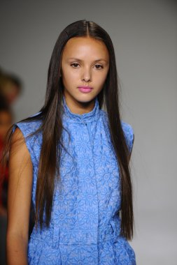 Bonnie Young önizleme petite geçit töreni çocuklar moda haftası