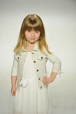 Chloe önizleme petite geçit töreni çocuklar moda haftası