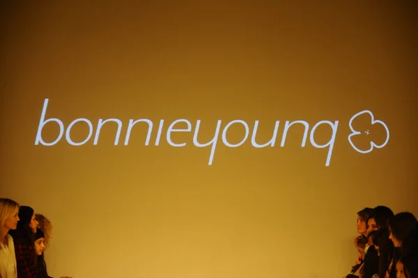 Runway background during the Bonnie Young preview — Stock Photo, Image