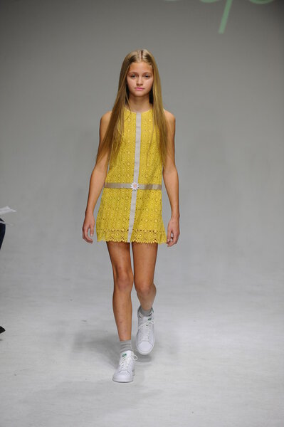 Превью Бонни Янг на PARADE Kids Fashion Week
