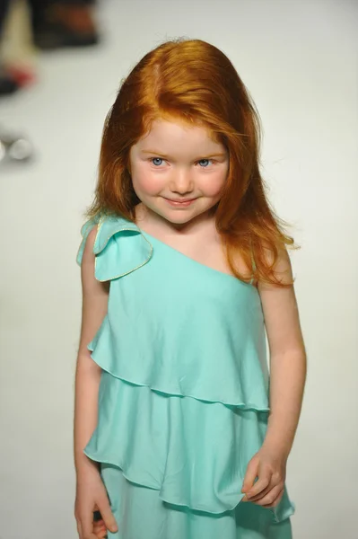 Chloe Preview bei der zierlichen Parade Kids Fashion Week — Stockfoto