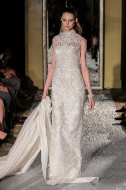 Oleg Cassini sonbahar 2015 gelinlik koleksiyonu