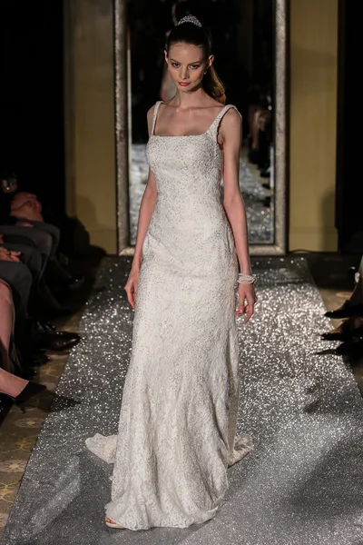 Oleg Cassini Automne 2015 Collection Mariage — Photo