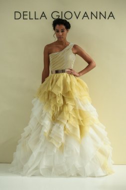 Della Giovanna Bridal pist Show