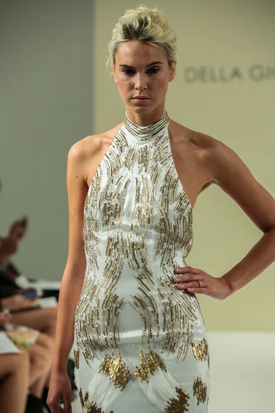 Della Giovanna Bridal Runway Show — Stock Photo, Image