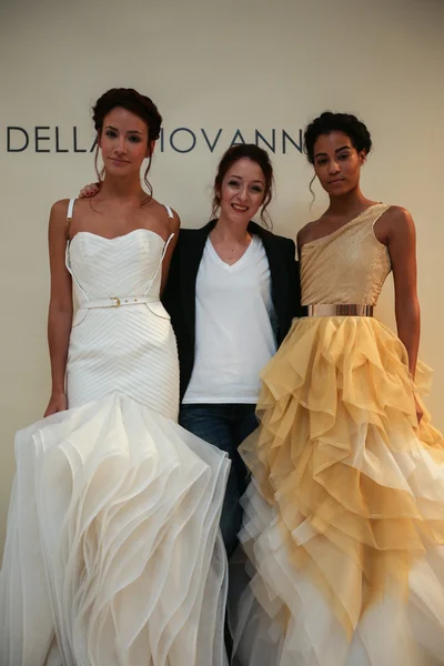 Designer Della Giovanna with models — Stock Photo, Image