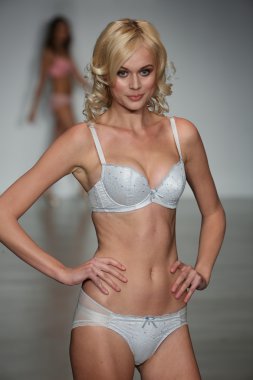 Bradelis New York iç çamaşırı bahar 2015 koleksiyonu