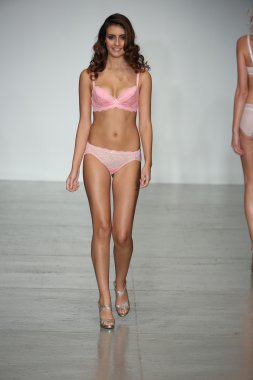 Bradelis New York iç çamaşırı bahar 2015 koleksiyonu