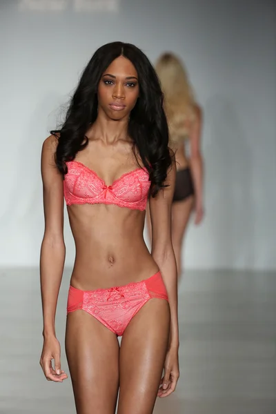 Lingerie Bradelis New York collection Printemps 2015 — Photo