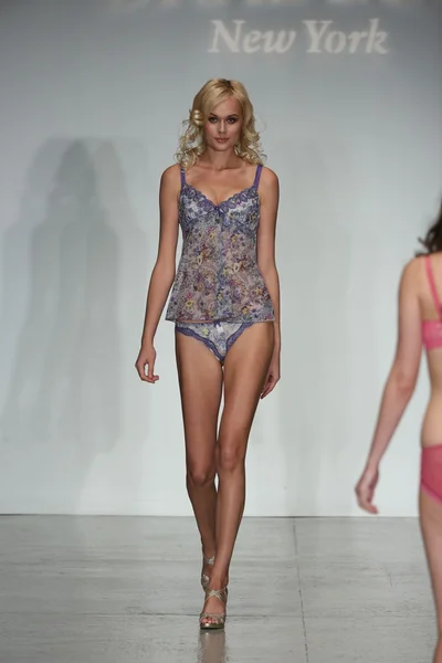 Bradelis New York lingerie Spring 2015 collection — Stock Photo, Image