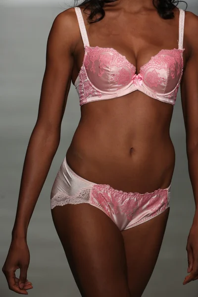 Intimo Bradelis New York collezione Primavera 2015 — Foto Stock