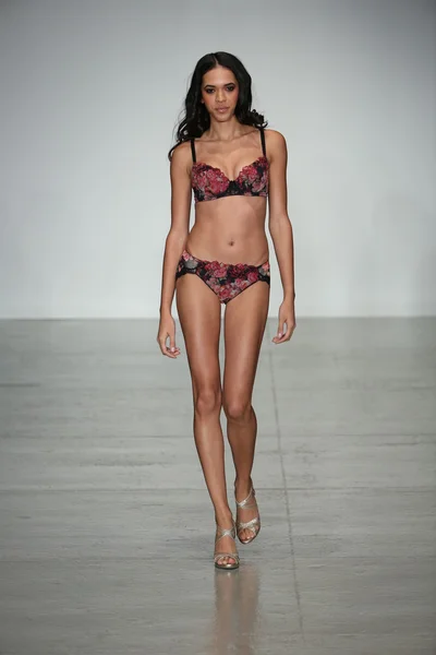 Lingerie Bradelis New York collection Printemps 2015 — Photo