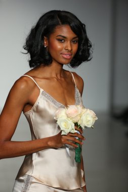 Verilmesi gelini bahar 2015 iç çamaşırı koleksiyonu