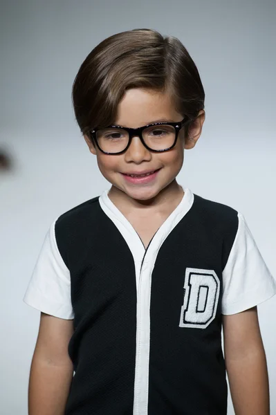 Dillonger Clothing preview at petite PARADE Kids Fashion Week — Stock Photo, Image