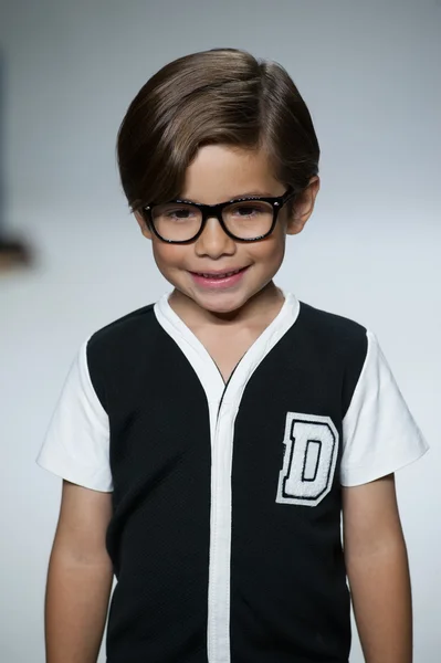 Dillonger Clothing preview at petite PARADE Kids Fashion Week — Stock Photo, Image