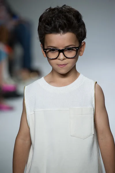 Dillonger Clothing preview at petite PARADE Kids Fashion Week — Stock Photo, Image