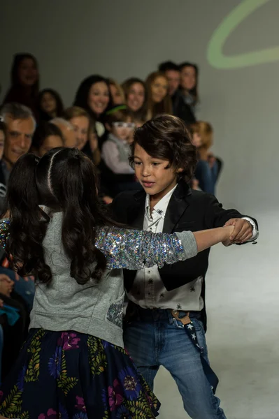 Clarks Podgląd na drobna parada Kids Fashion Week — Zdjęcie stockowe