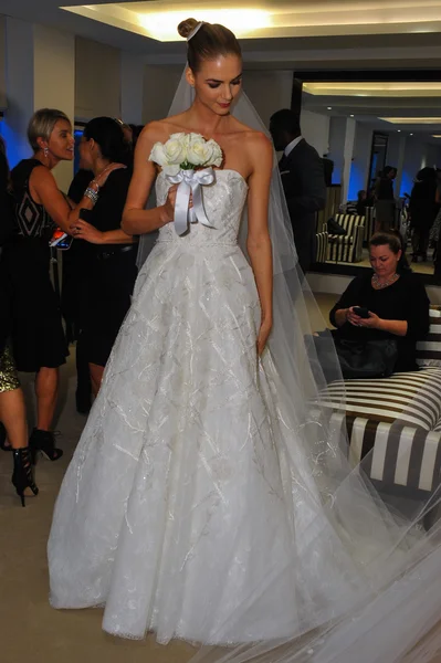 Carolina Herrera Bridal Presentation during Fall 2015 Bridal Collection — Stock Photo, Image