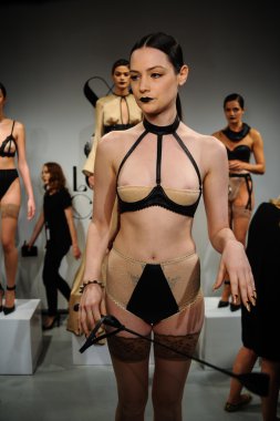 Aşk kafes bahar 2015 iç çamaşırı tanıtımı