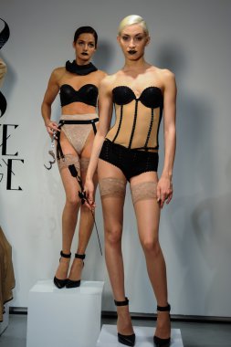 Aşk kafes bahar 2015 iç çamaşırı tanıtımı