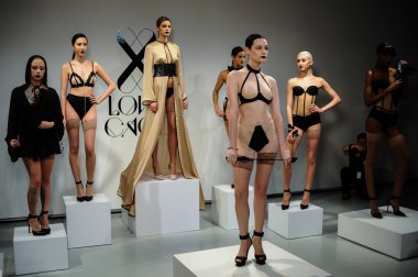 Aşk kafes bahar 2015 iç çamaşırı tanıtımı