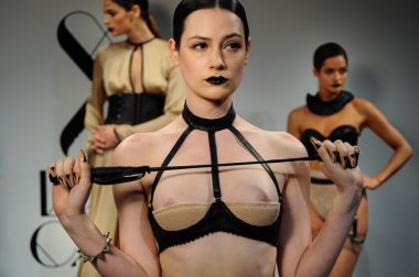 Aşk kafes bahar 2015 iç çamaşırı tanıtımı