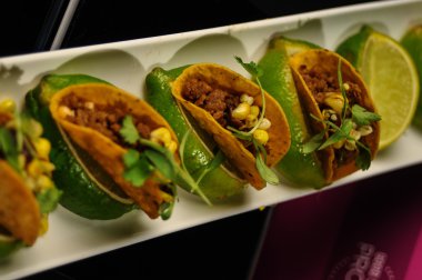 Atıştırmalıklar, tacos ve bahar 2015 iç çamaşırı vitrin ürünleri, Gardein marka tarafından sunulan karşılamak ücretsiz Gıda