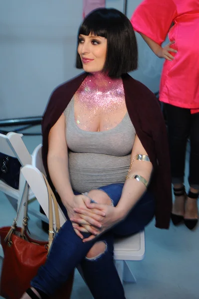 Models getting ready backstage with makeup and hair during Made in the USA Spring 2015 lingerie showcase preparations — Stock Photo, Image