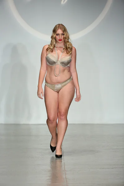 Finale Runway Show during Lingerie Fashion — Stock Photo, Image