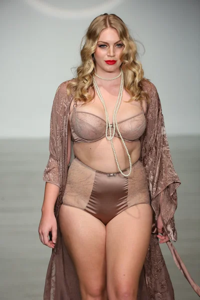 Finale Runway Show during Lingerie Fashion week — Stock Photo, Image