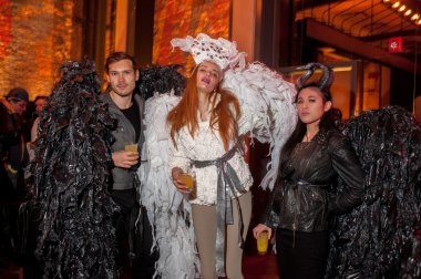 Moda parti Halloween olay sırasında