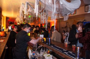 Moda parti Halloween olay sırasında