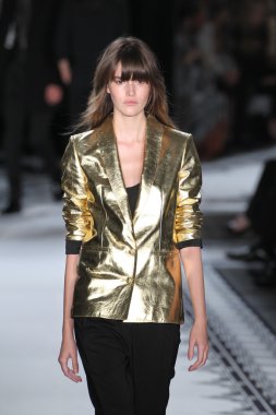 Versace 'ye Karşı 2015 Bahar Koleksiyonu