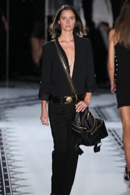 Versace 'ye Karşı 2015 Bahar Koleksiyonu