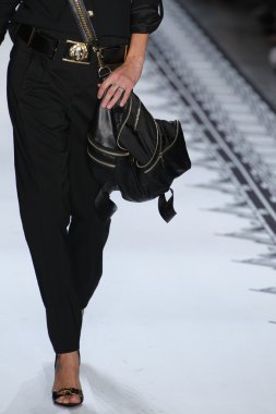 Versace 'ye Karşı 2015 Bahar Koleksiyonu