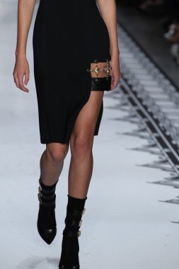 Versace 'ye Karşı 2015 Bahar Koleksiyonu