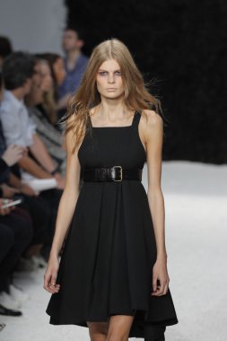 Vera Wang koleksiyonu moda defilesi