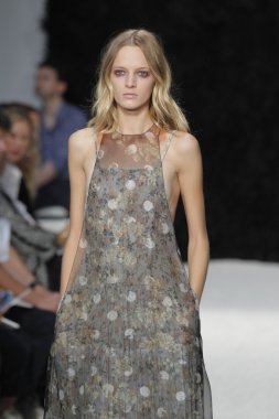 Vera Wang koleksiyonu moda defilesi